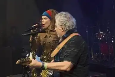 Imagem de Vanessa da Mata canta clássico ao lado de Roberto de Carvalho