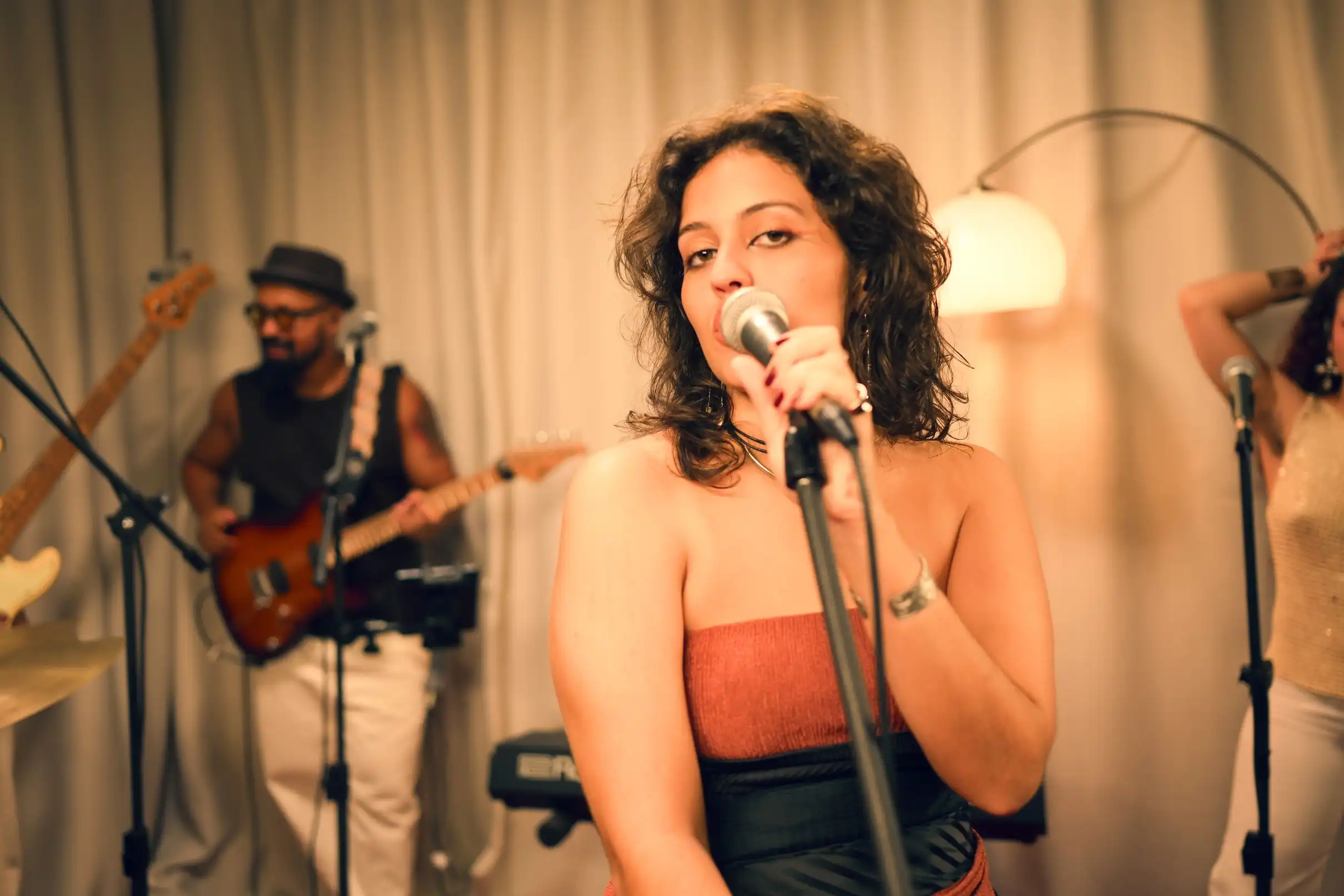 Imagem de Helena Peres lança seu primeiro EP em formato de Live Session