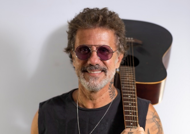 Imagem de Tuca Fernandes agita festival em Brasília