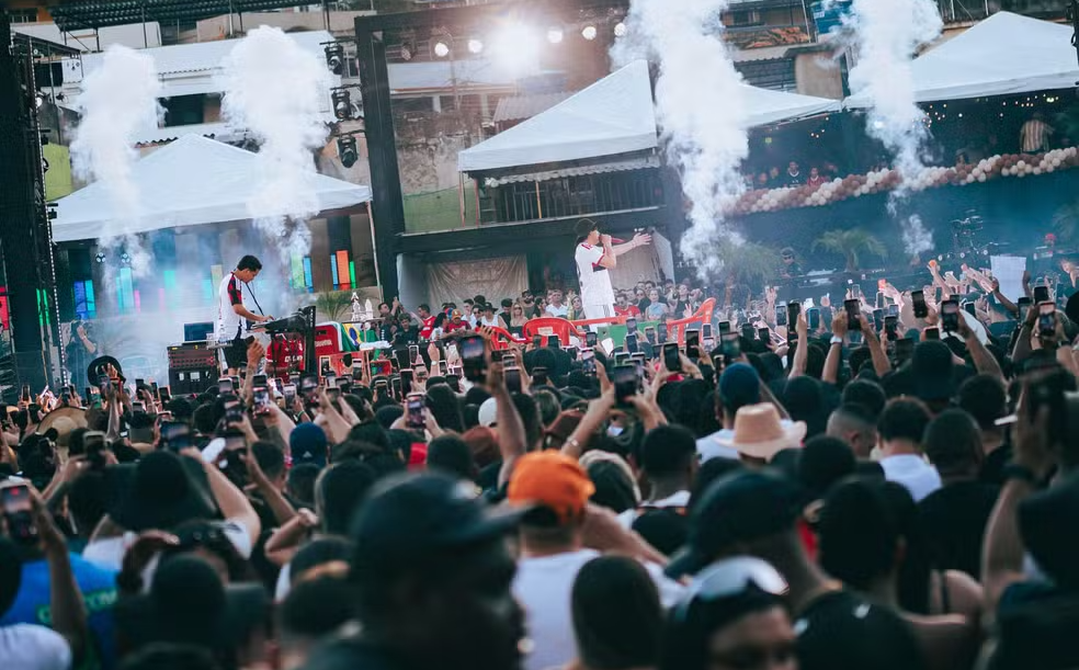 Imagem de Natanzinho Lima leva “Favela Ao Vivo” ao Complexo do Alemão