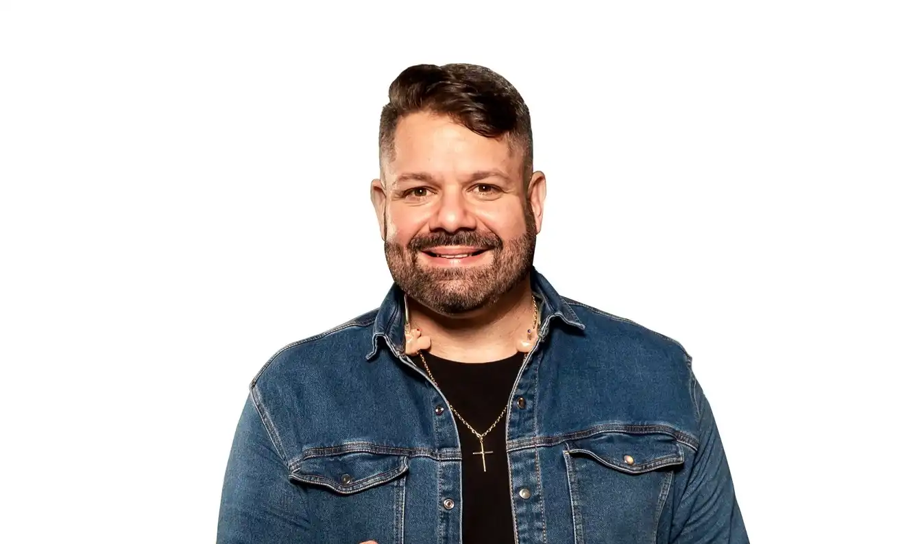 Imagem de Em clima de São João, Danniel Vieira faz a festa na capital e interior da Bahia