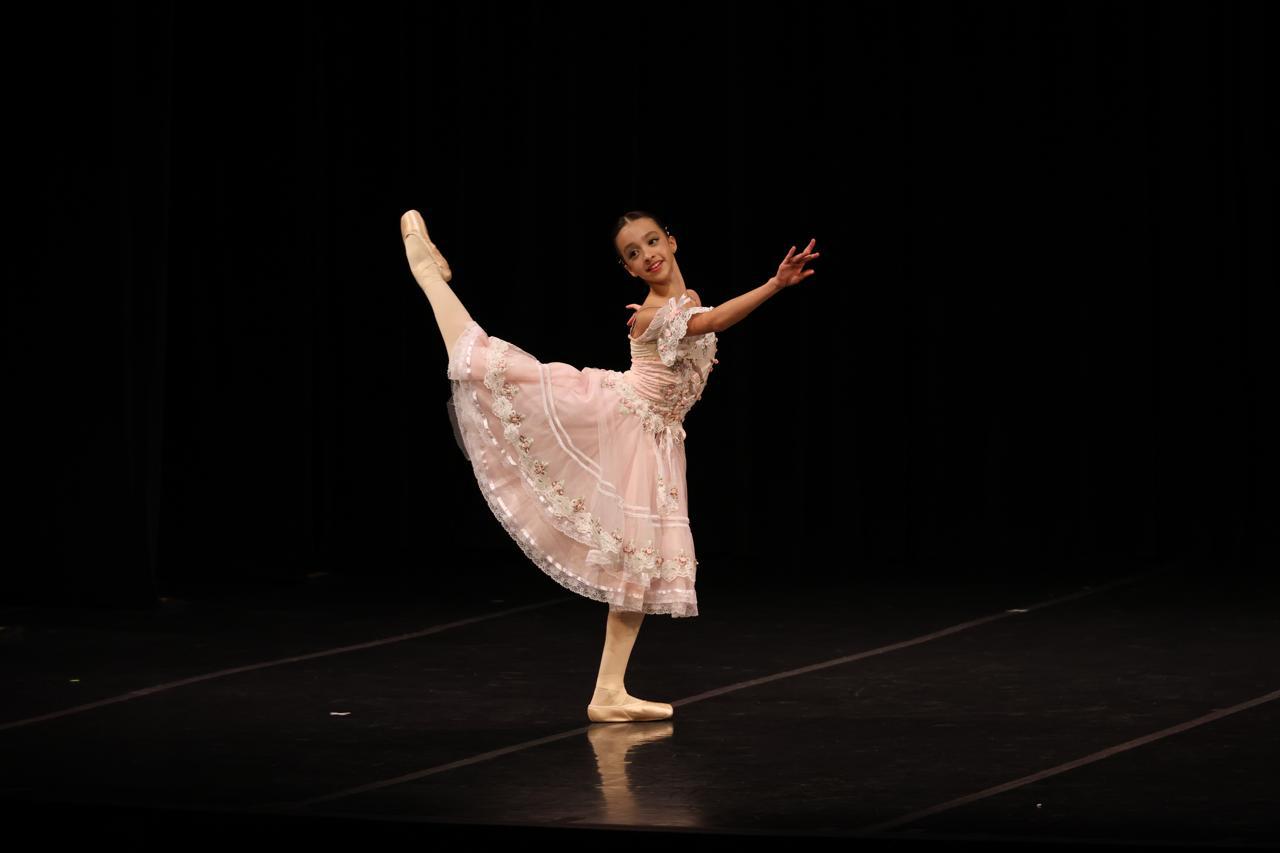 Imagem de Bailarina baiana de 11 anos faz história em festival e é aprovada para a Escola Bolshoi