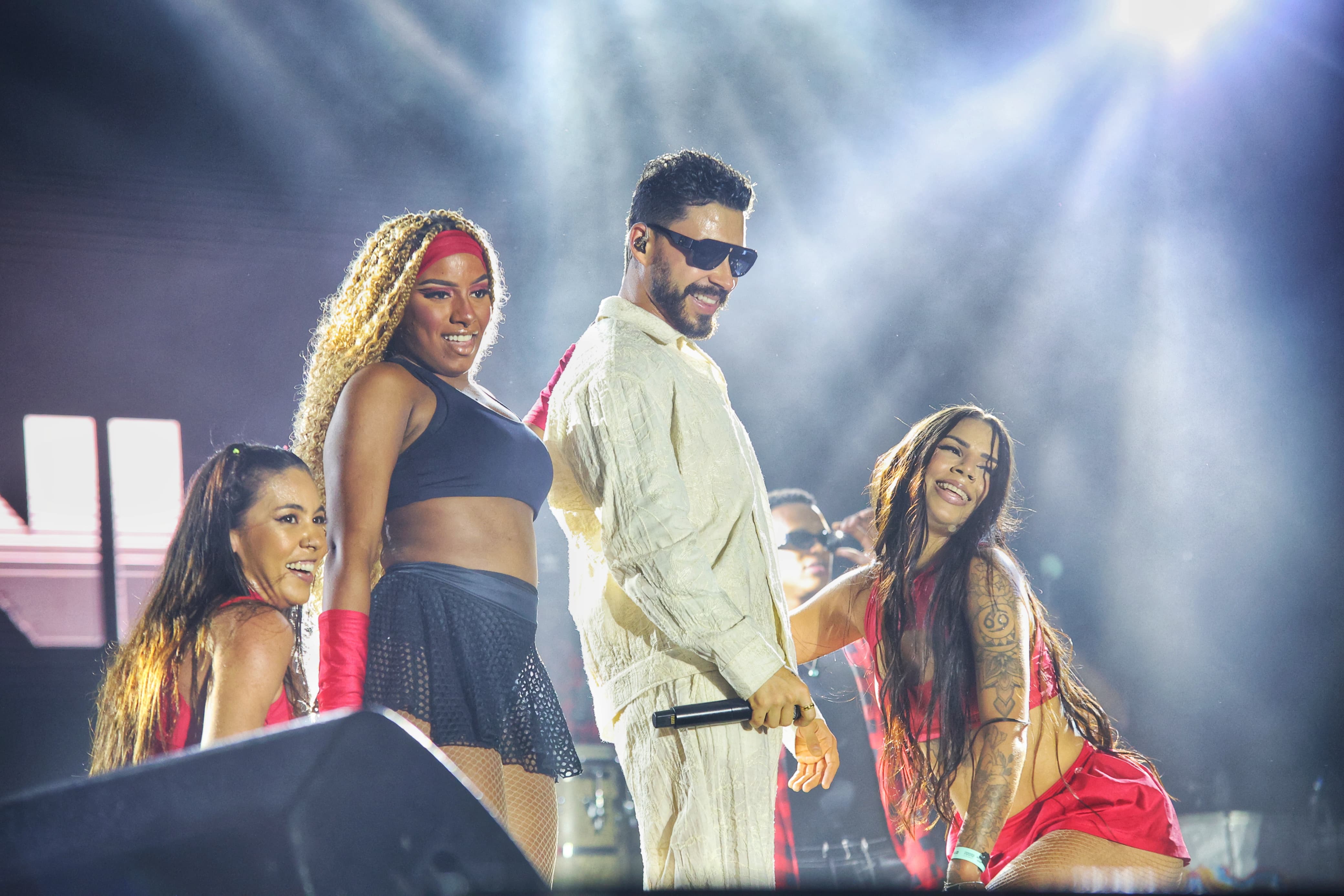 Imagem de Papazoni fez a festa do público durante show no São João da Bahia 25 na noite de domingo (22)