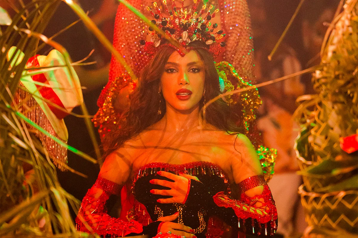 Imagem de Anitta é oficialmente coroada Rainha de Bateria da Grande Rio por Eloína dos Leopardos