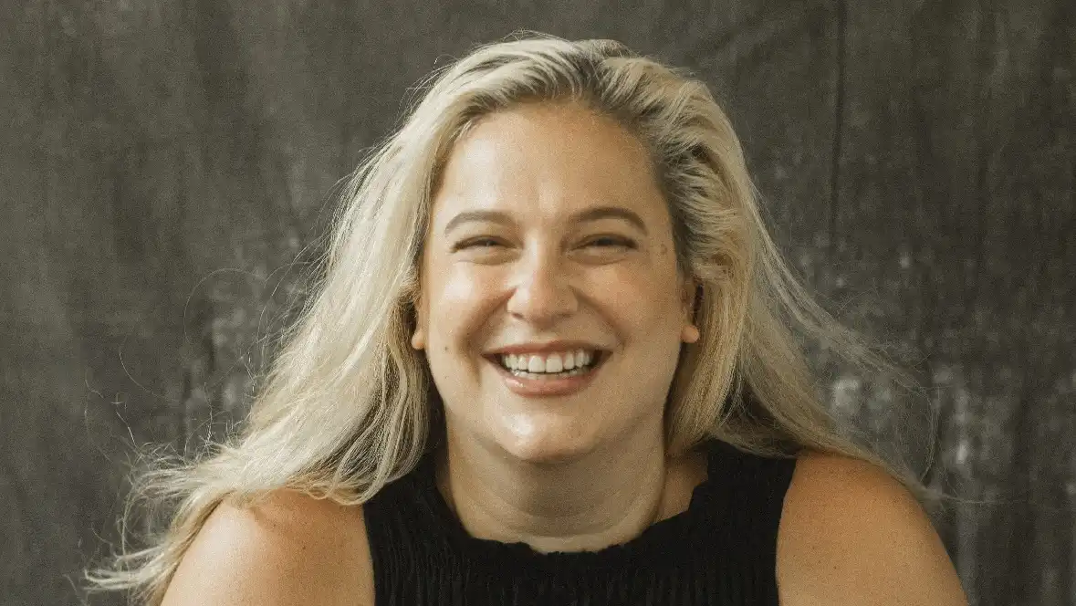 Imagem de Alice Caymmi faz o show "Roda Caymmi" na área externa da Casa Camolese