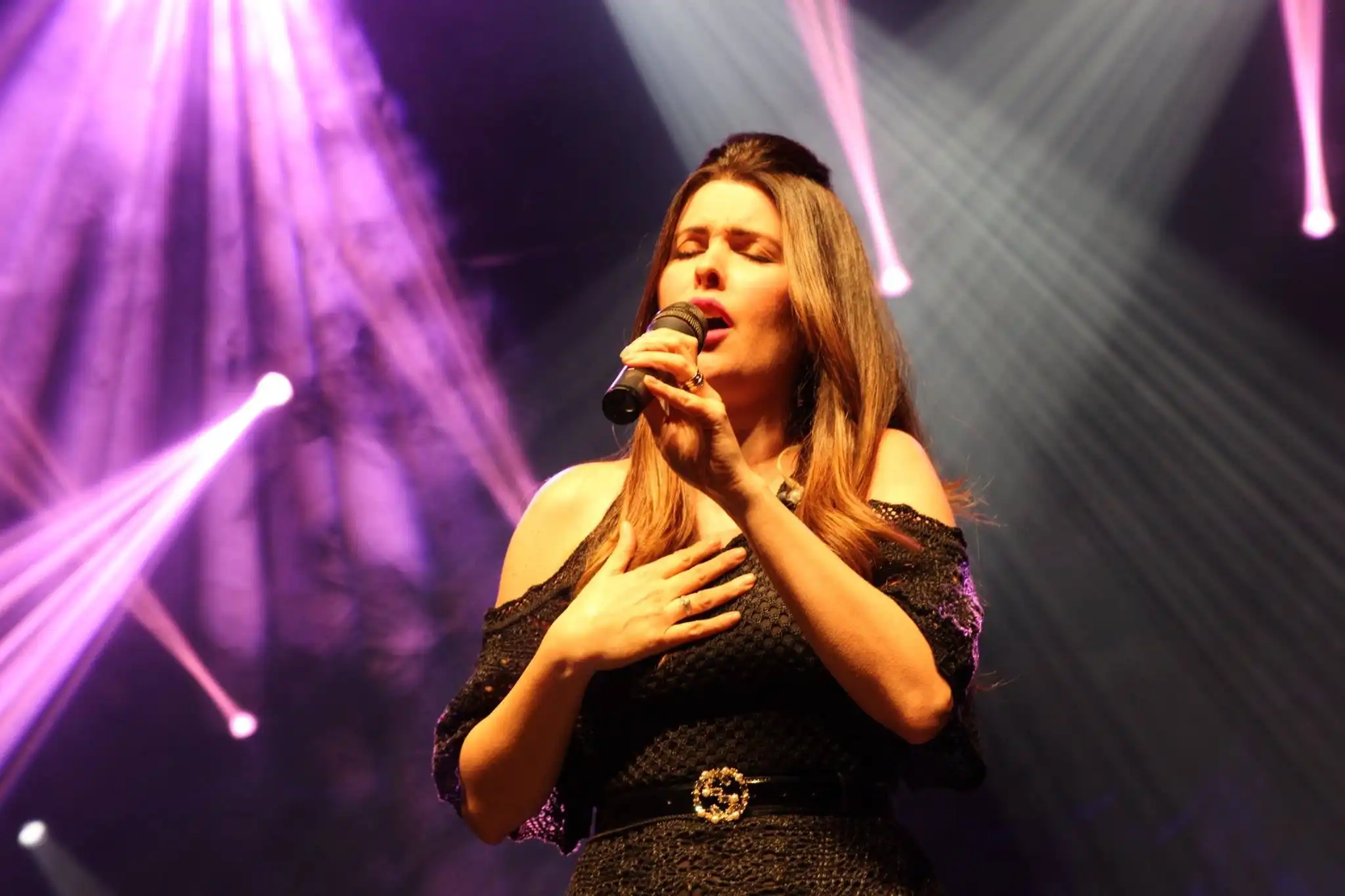 Imagem de Soprano Nádia Figueiredo consolida a passagem do canto lírico à MPB com a releitura ‘Isto aqui o que é’
