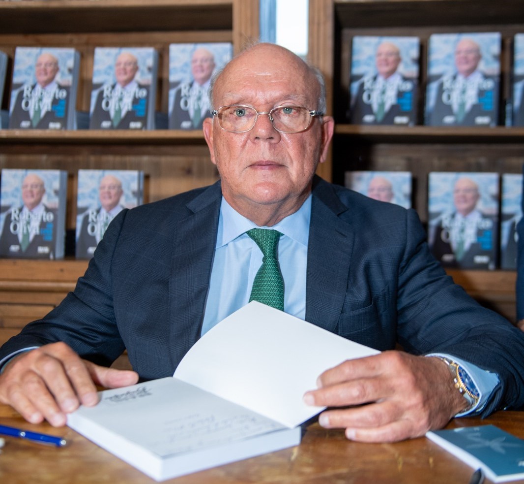 Imagem de Biografia de Roberto Oliva é lançada em Brasília