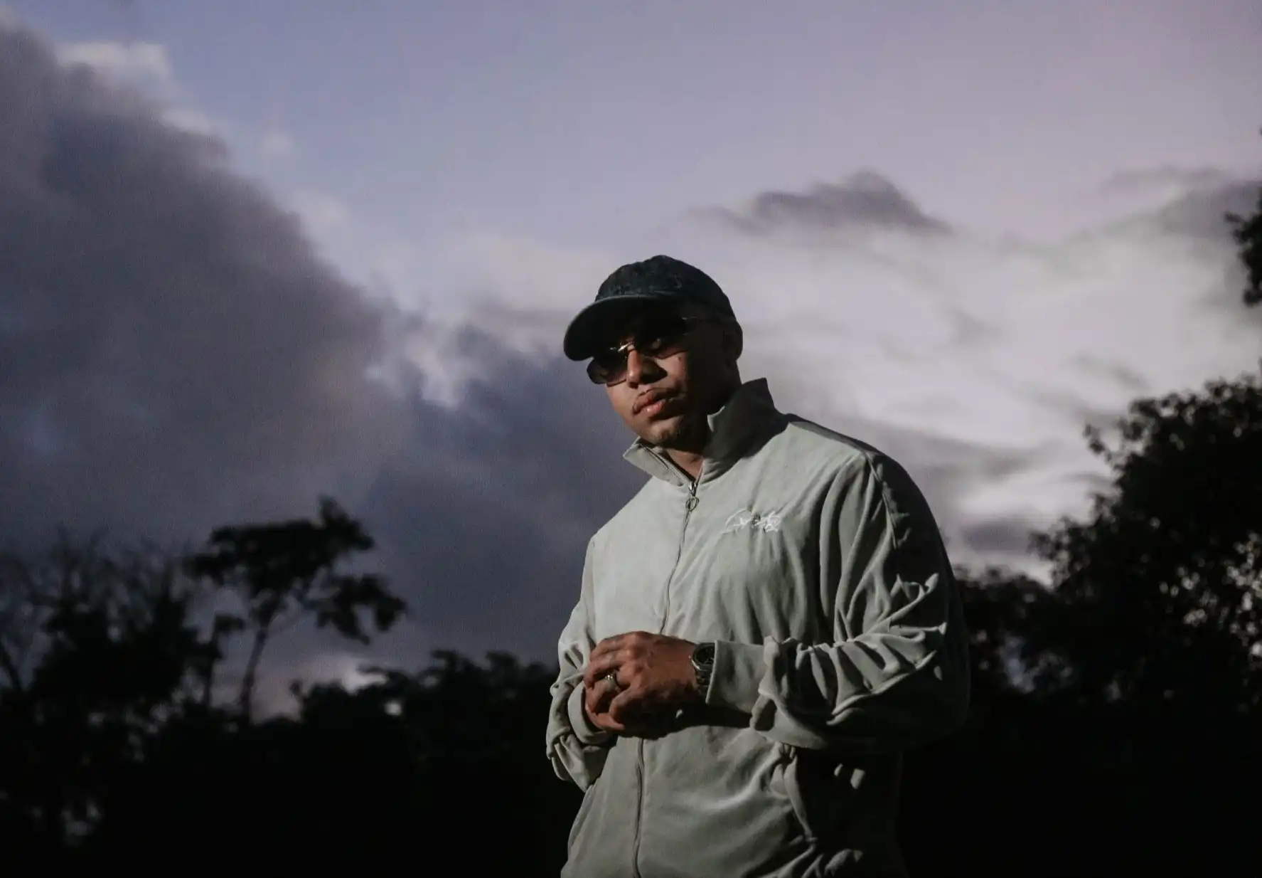 Imagem de Rapper Trem Caro fala de amor e mudança de vida em “Somos Vilões”