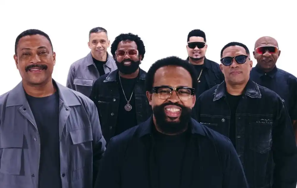 Imagem de Xande de Pilares e Grupo Revelação se reencontram em Salvador para show da turnê “Tava Escrito”