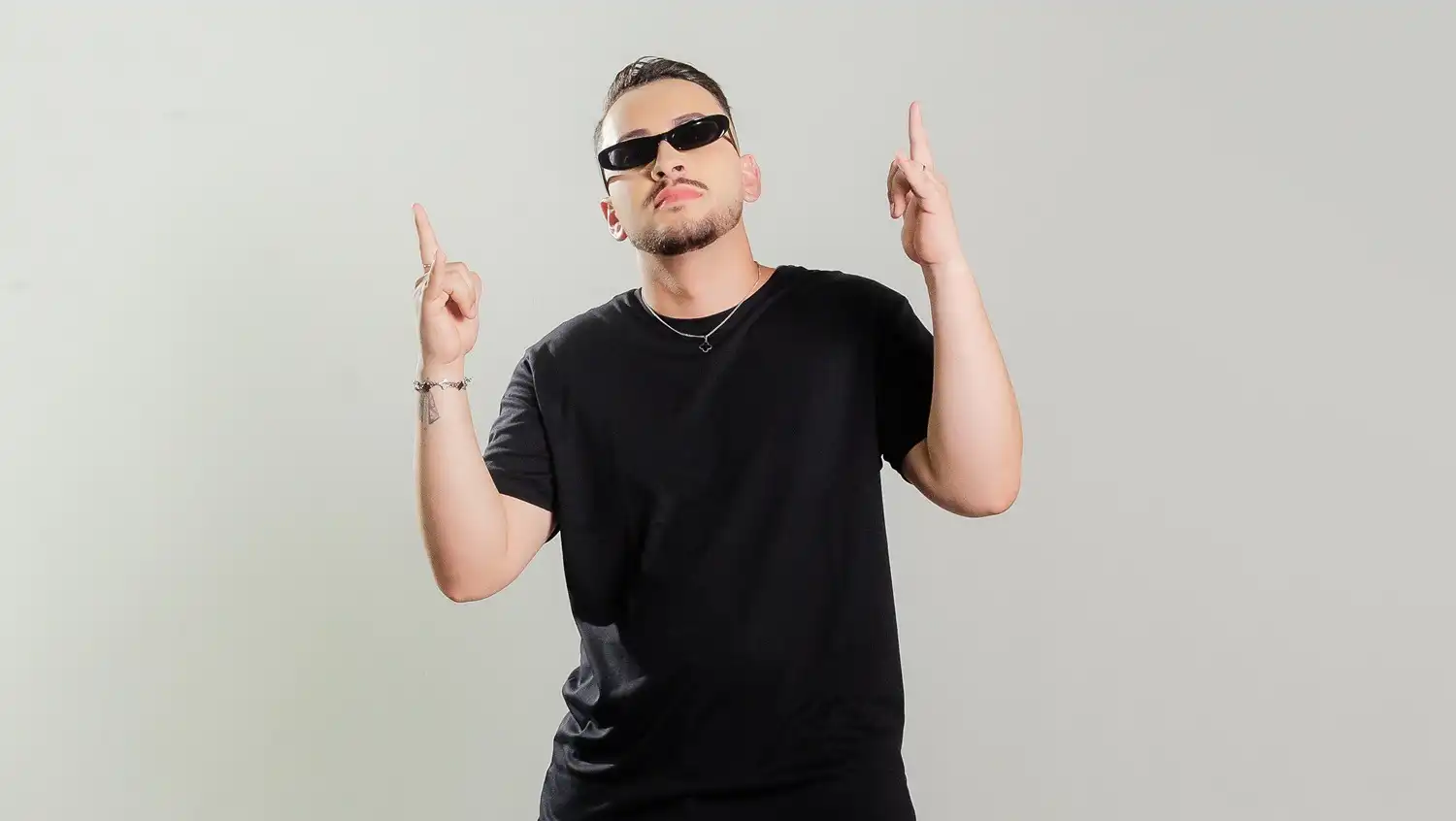 Imagem de Cantor Pedro Vinícius está pronto para encarar a maratona do São João