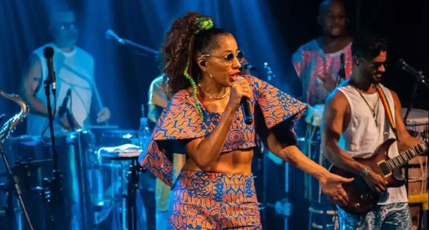 Imagem de Marcia Castro é a voz do jingle da ação de Carnaval da Bombril