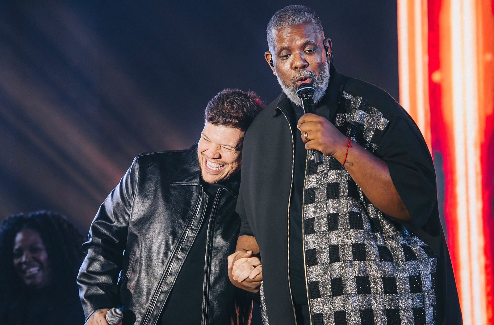 Imagem de Ferrugem e Péricles celebram o samba e o pagode em noite de encontros e grandes sucessos em Lauro de Freitas