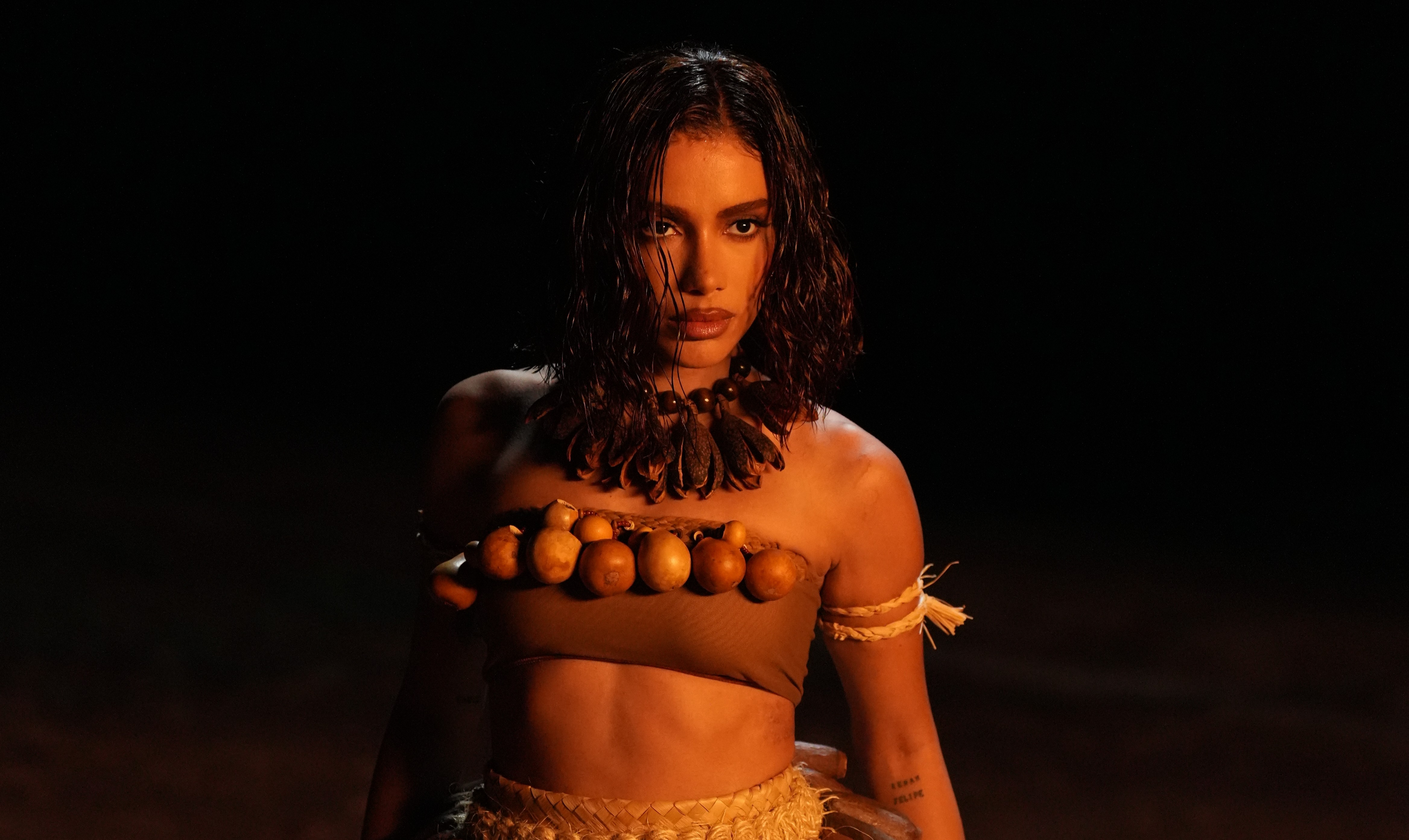 Imagem de Anitta lança vídeo de "Meia Noite" e avança na narrativa visual de EQUILIBRIVM