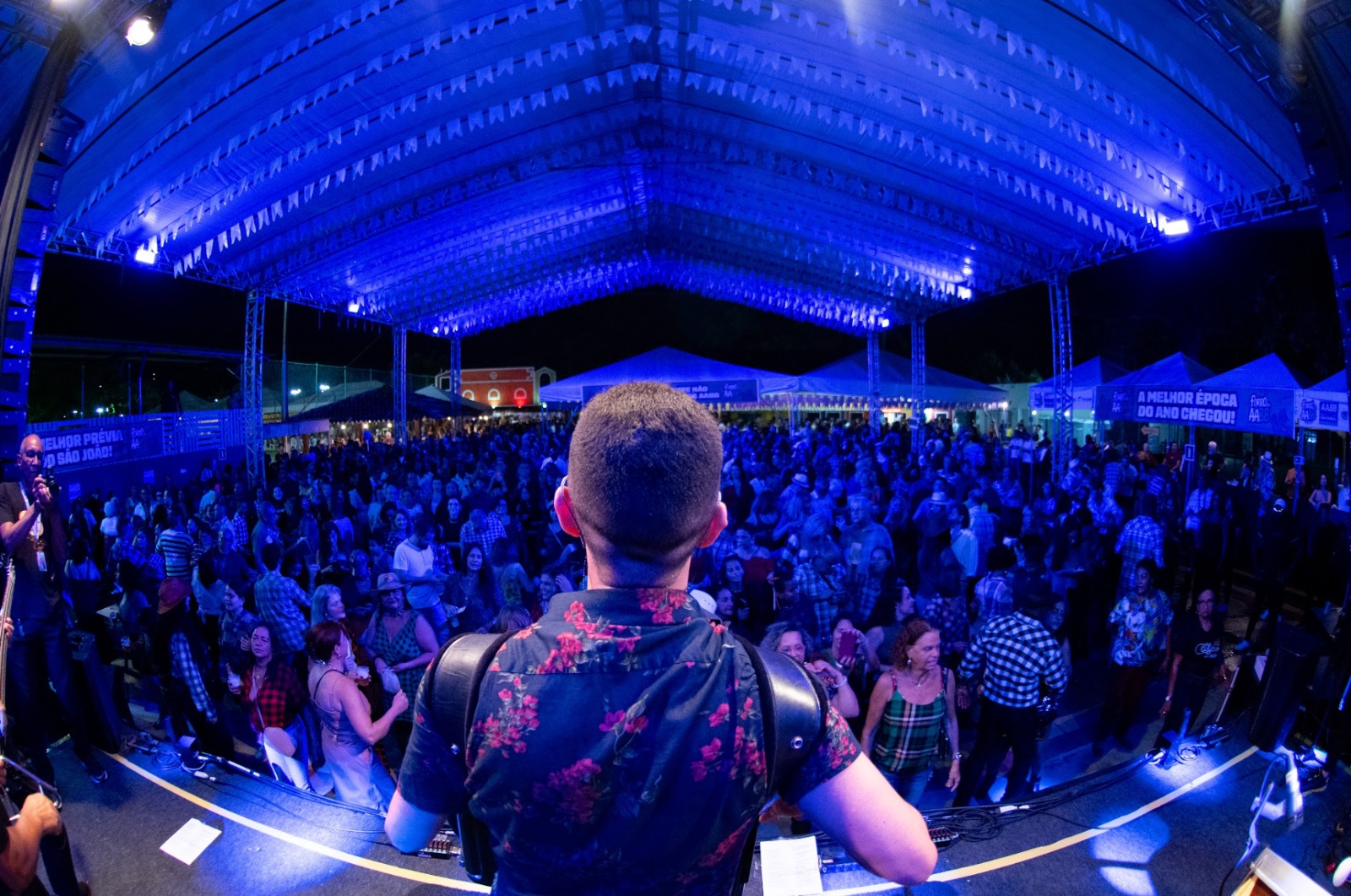 Imagem de Alcymar Monteiro, Léo Estakazero, Fulô de Mandacaru, Chico Leite e DJ Preta animam Forró da AABB
