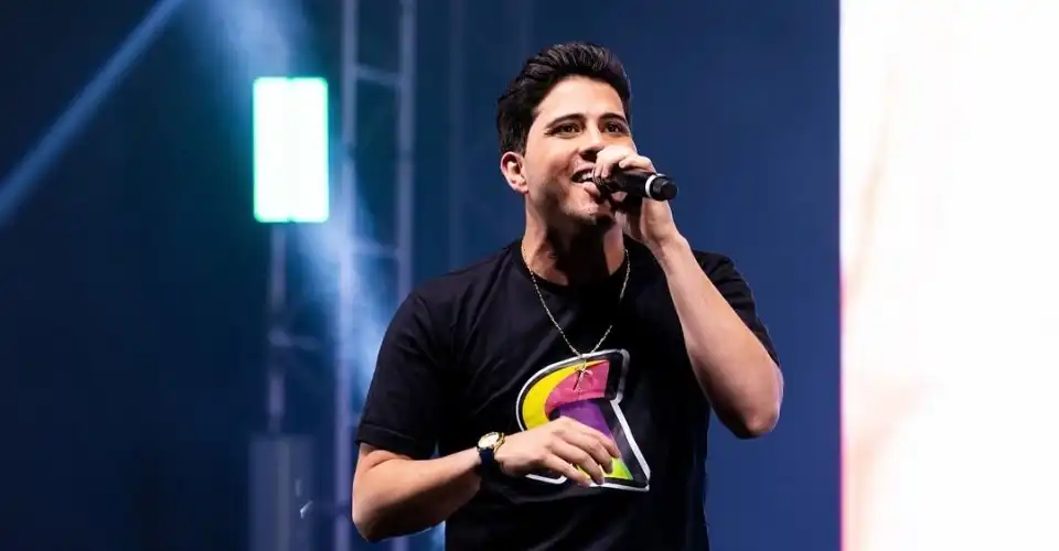 Imagem de Rafael Garcez lança “Como É Que Esquece”, single que retrata a dificuldade de superar um amor