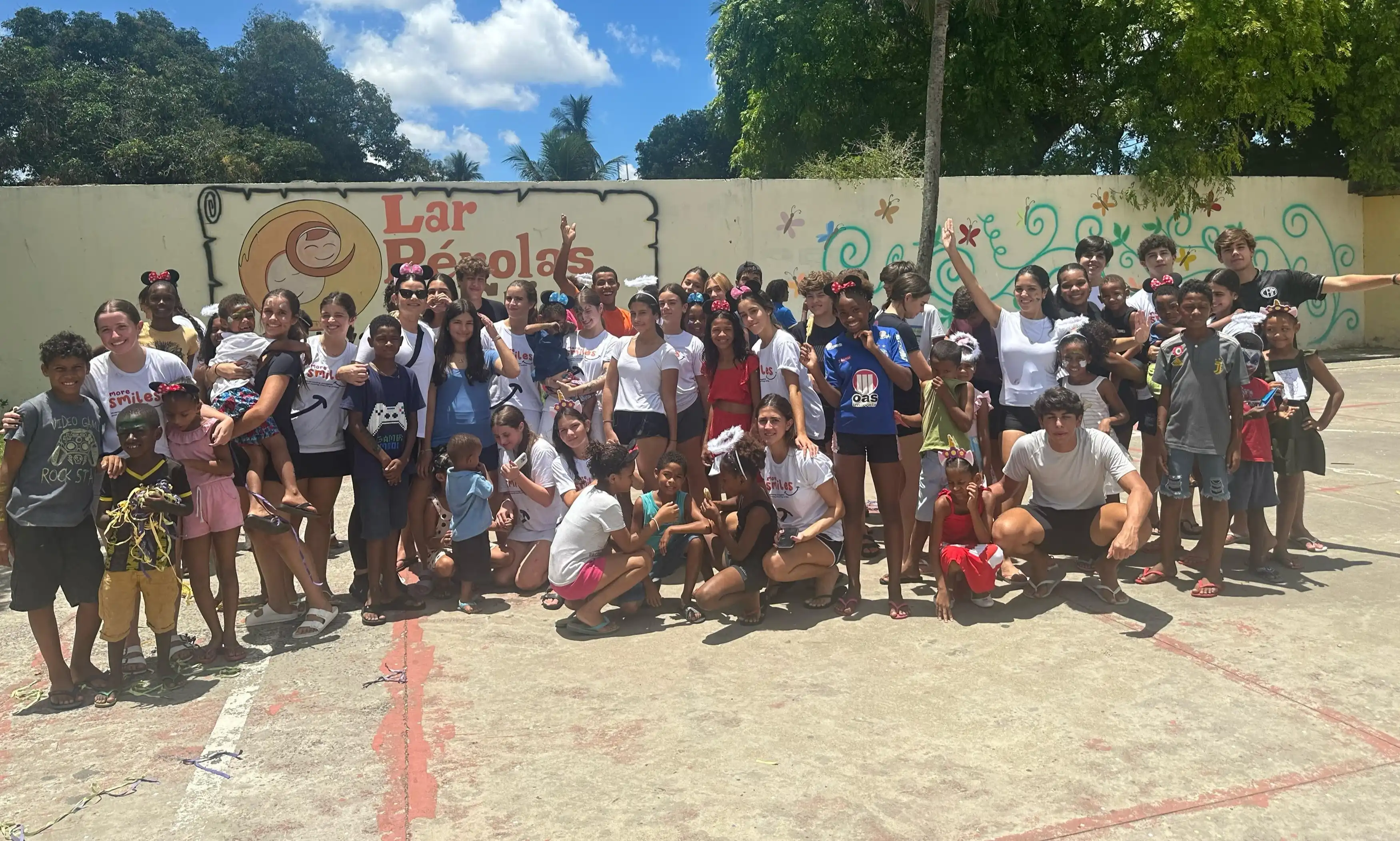 Imagem de Após chuvas, estudantes de Salvador mobilizam campanha para reformar Infocentro do Lar Pérolas de Cristo