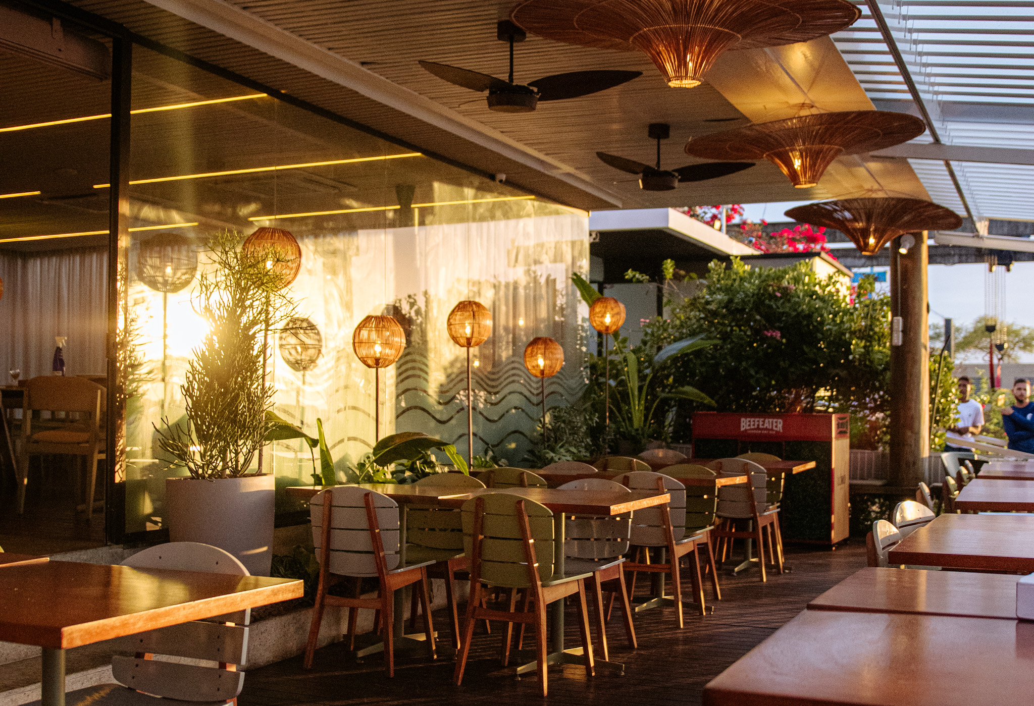 Imagem de Restaurantes Lôro Praia do Forte e Lôro Bahia Marina passam por retrofit