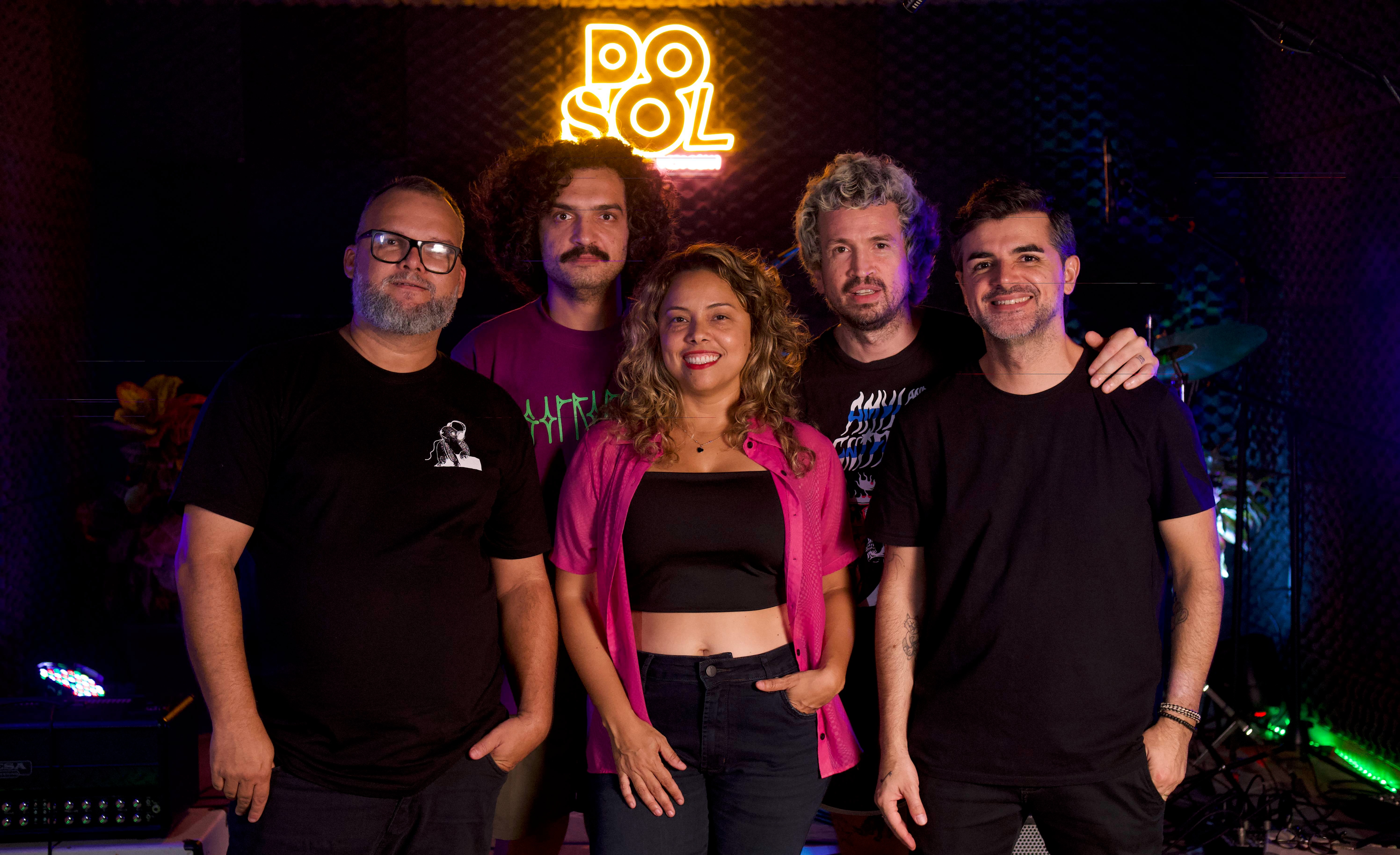 Imagem de Camarones Orquestra Guitarrística lança "Samburá" e percorre o Brasil com nova turnê