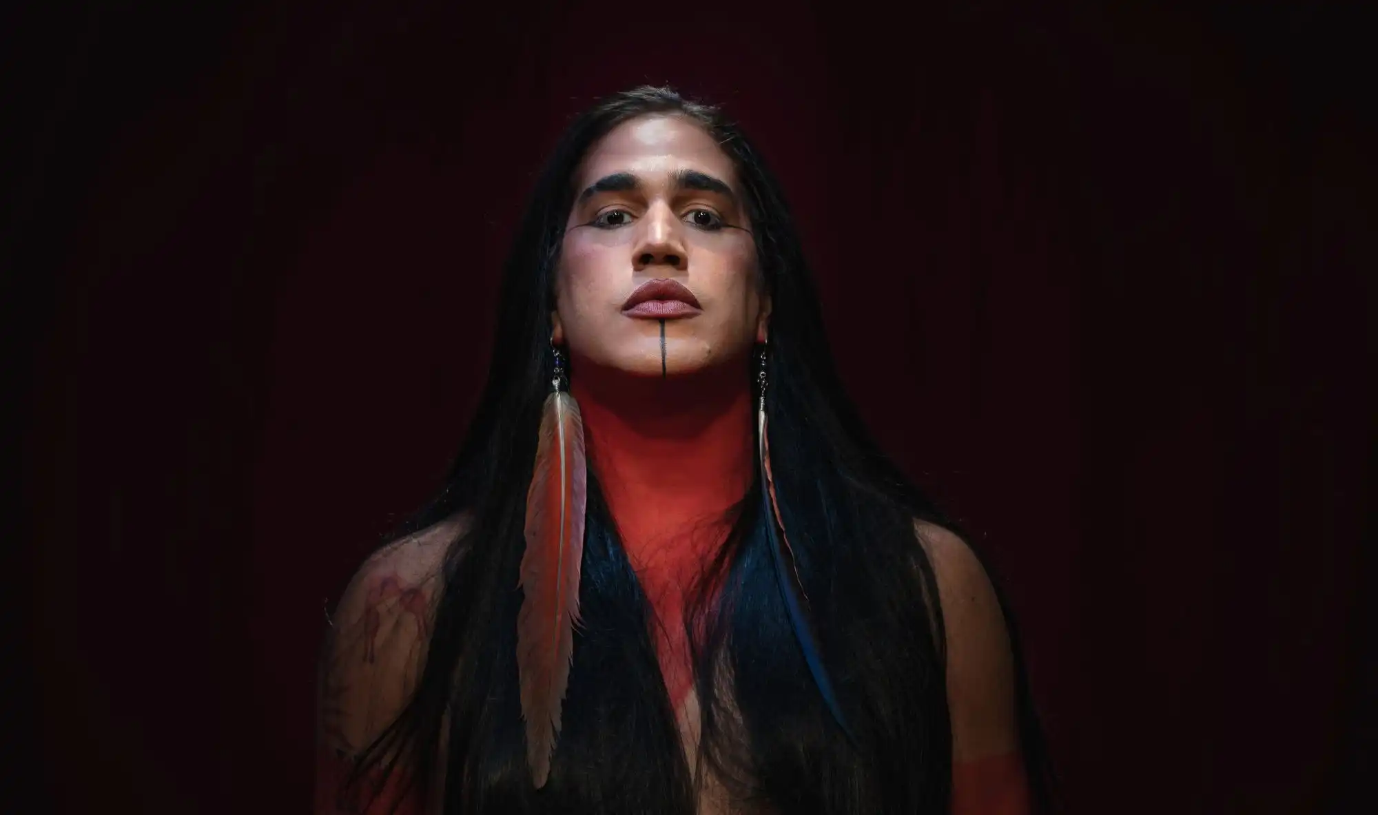 Imagem de Melanina Acentuada Festival abre a 8ª edição com show da banda Cabokaji e espetáculo "Tybyra" em Salvador