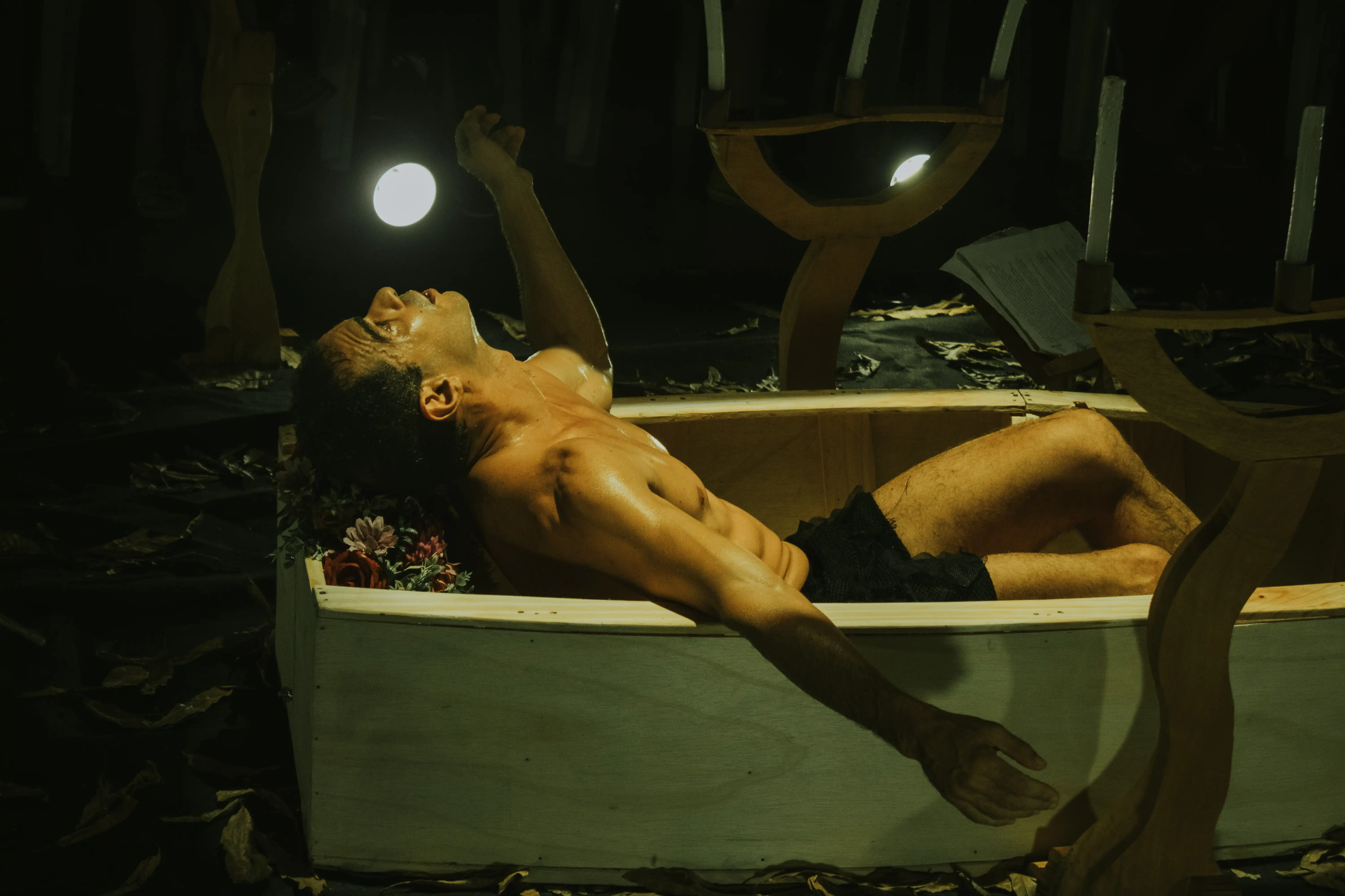 Imagem de Monólogo “Esquecidos por Deus” estreia no Teatro Marco Camarotti, em Recife