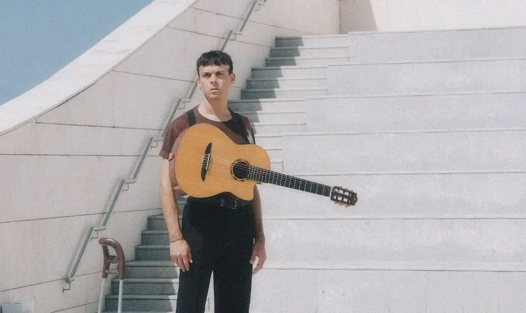 Imagem de João Priolli lança single e lyric vídeo “Longe”