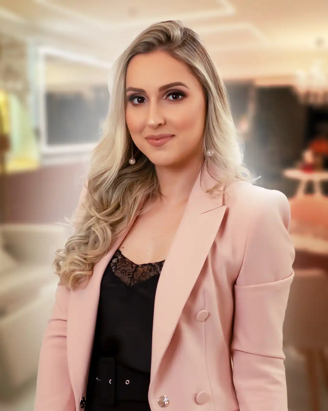 Imagem de Maquiadora Marianna Calfa inaugura novo ateliê e expande atendimentos