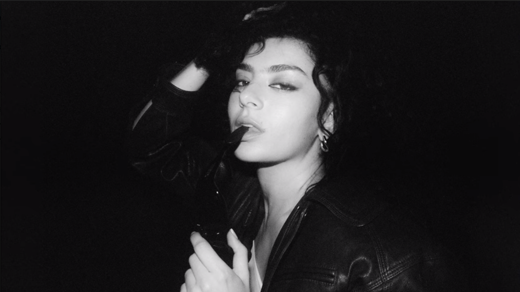 Imagem de Charli XCX & Sam Smith lançam novo single "In The City"