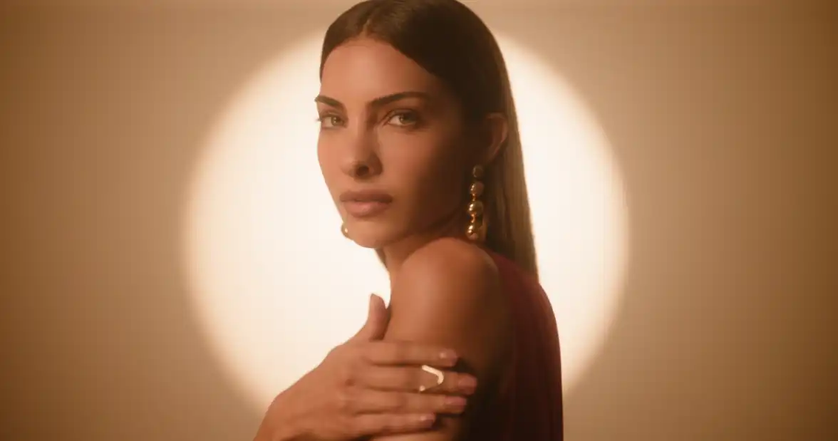 Imagem de Em ação na novela Três Graças, O Boticário rompe a tela e lança Nativa SPA Rosas Secretas