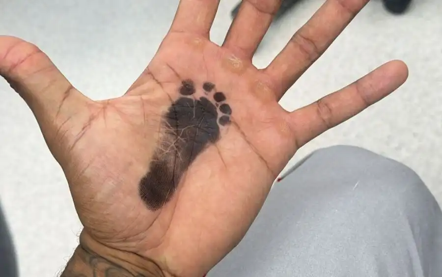 Imagem de Levi, filho de Léo Santana e Lore Improta nasceu na manhã desta terça 26 de maio