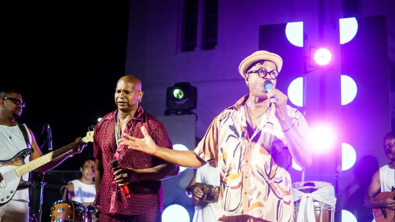 Imagem de Viola de Doze leva força do samba raiz para o Furdunço