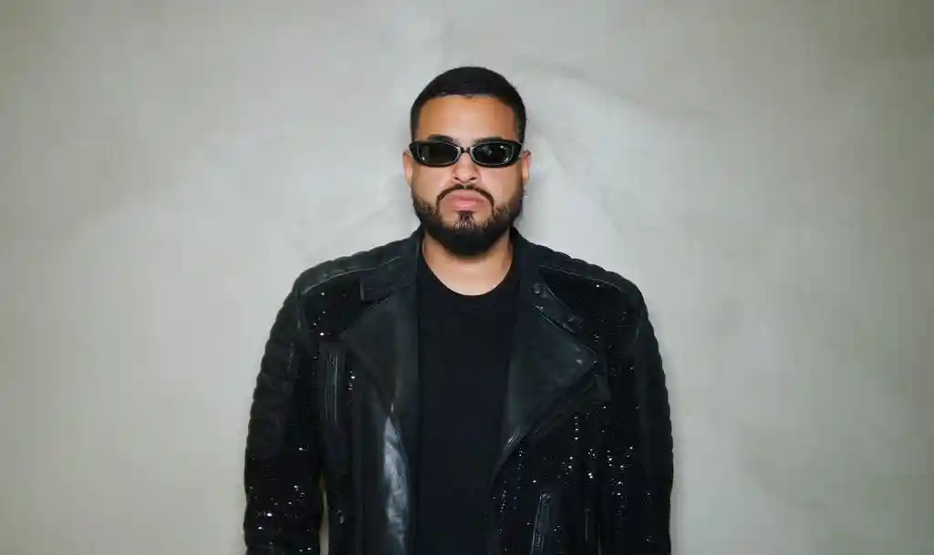 Imagem de Fenômeno do pagode, Yan aposta em look brilhoso para Prêmio Multishow 2025