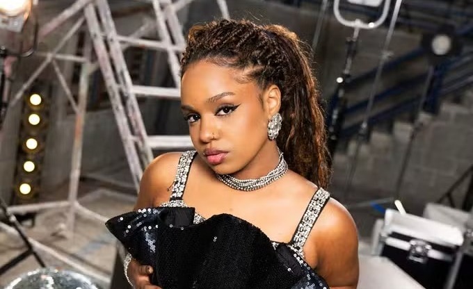 Imagem de Reta final! Cinara ensaia músicas de Spice Girls e Beyoncé para semifinal do ‘Estrelas da Casa’