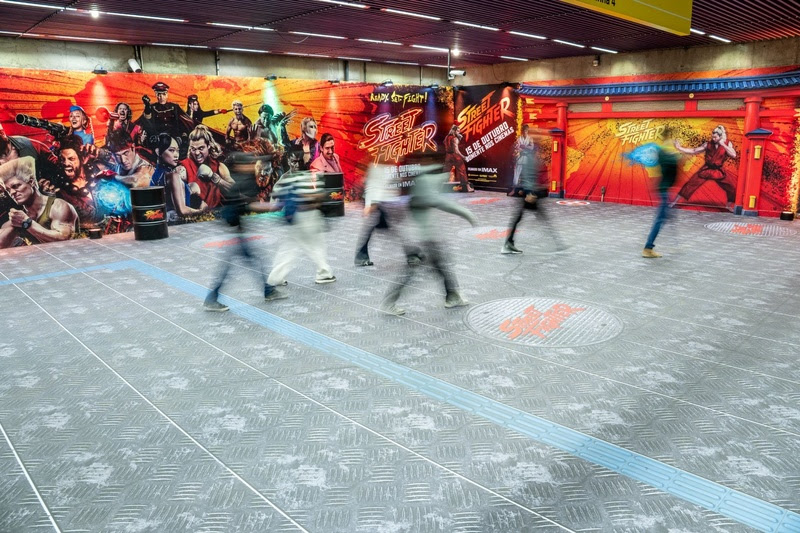 Imagem de Street Fighter transforma estação de metrô em São Paulo em arena inspirada no novo filme da saga