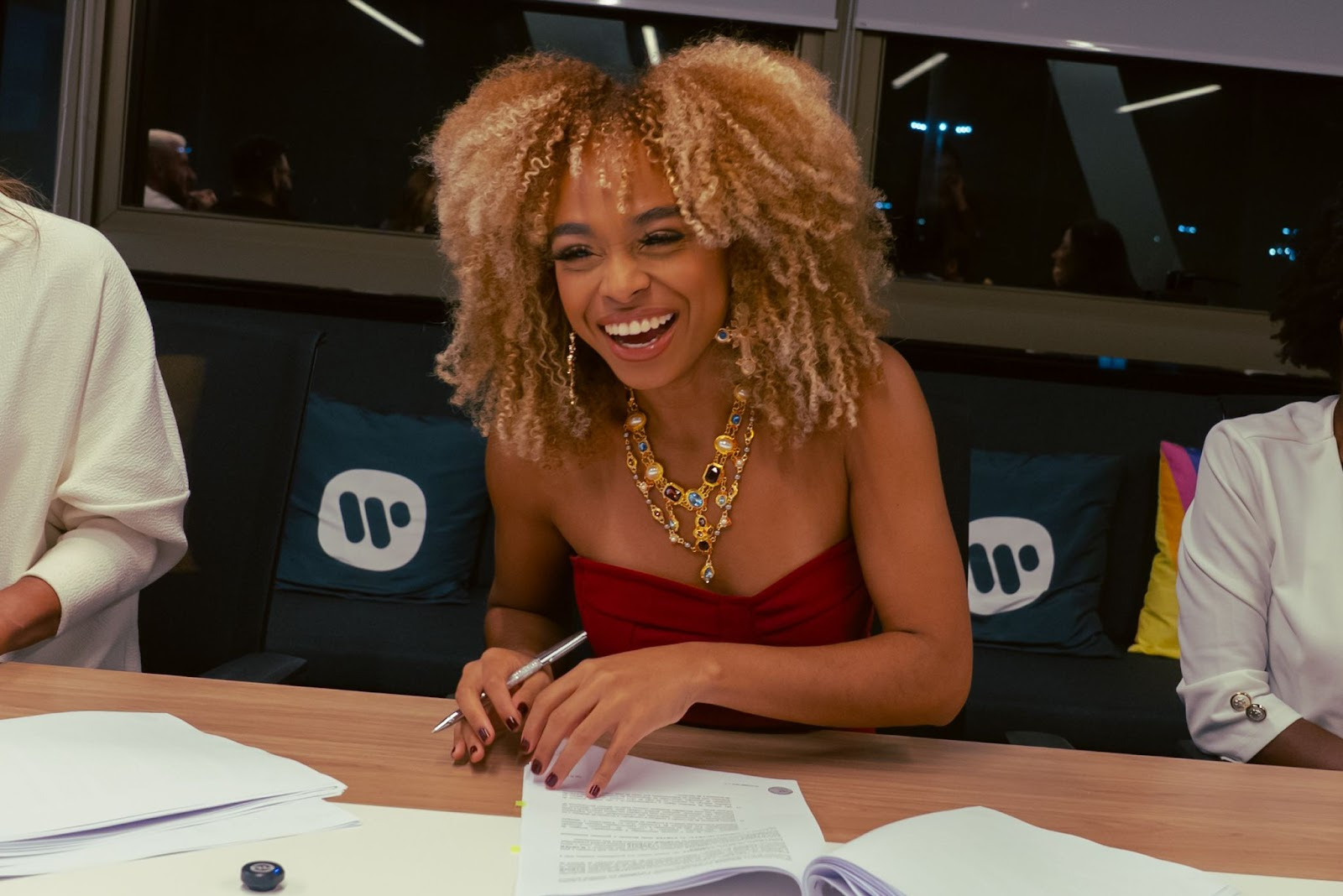 Imagem de Ster assina contrato com a Warner Music