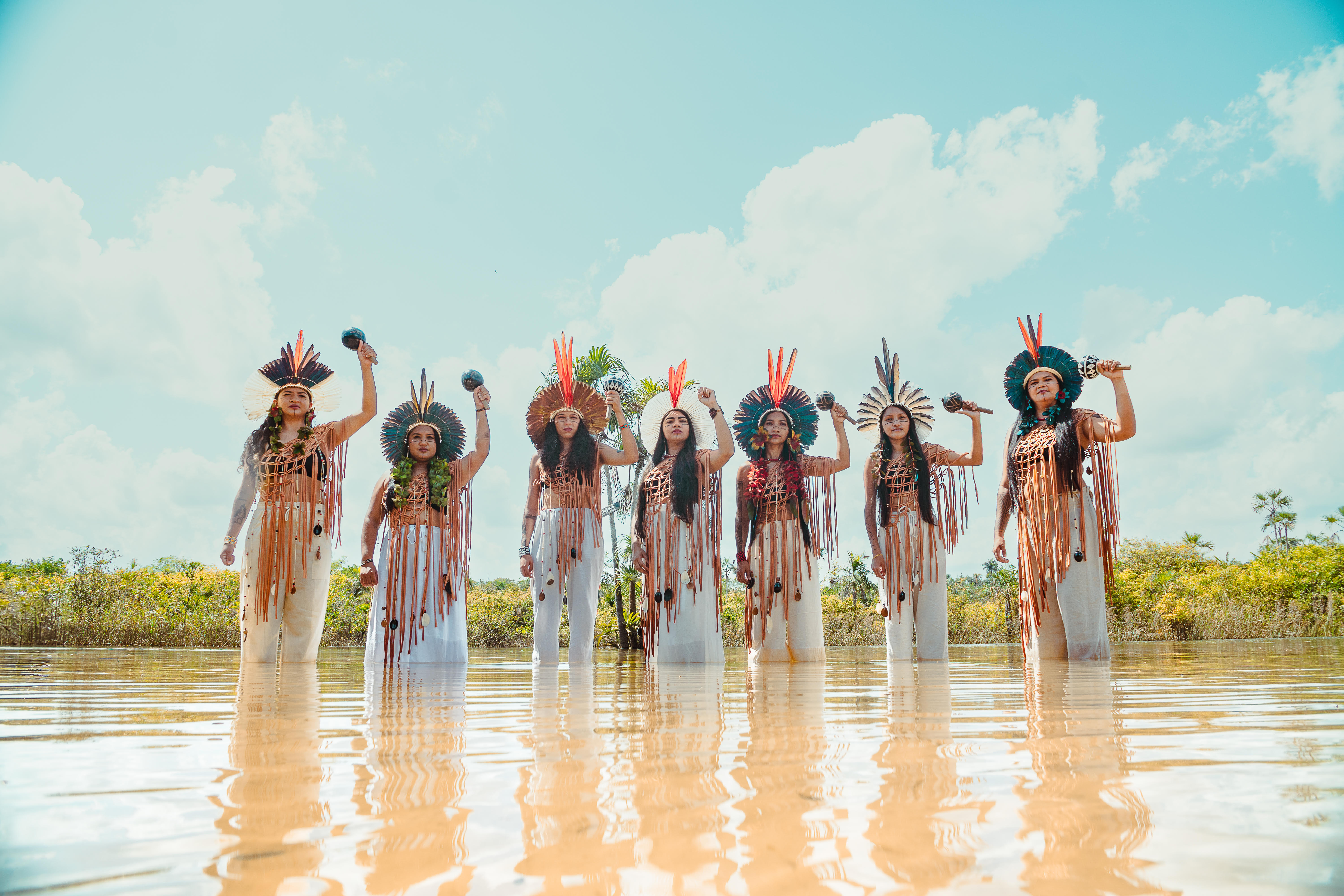 Imagem de Suraras do Tapajós abrem show de Fafá de Belém no Rio de Janeiro