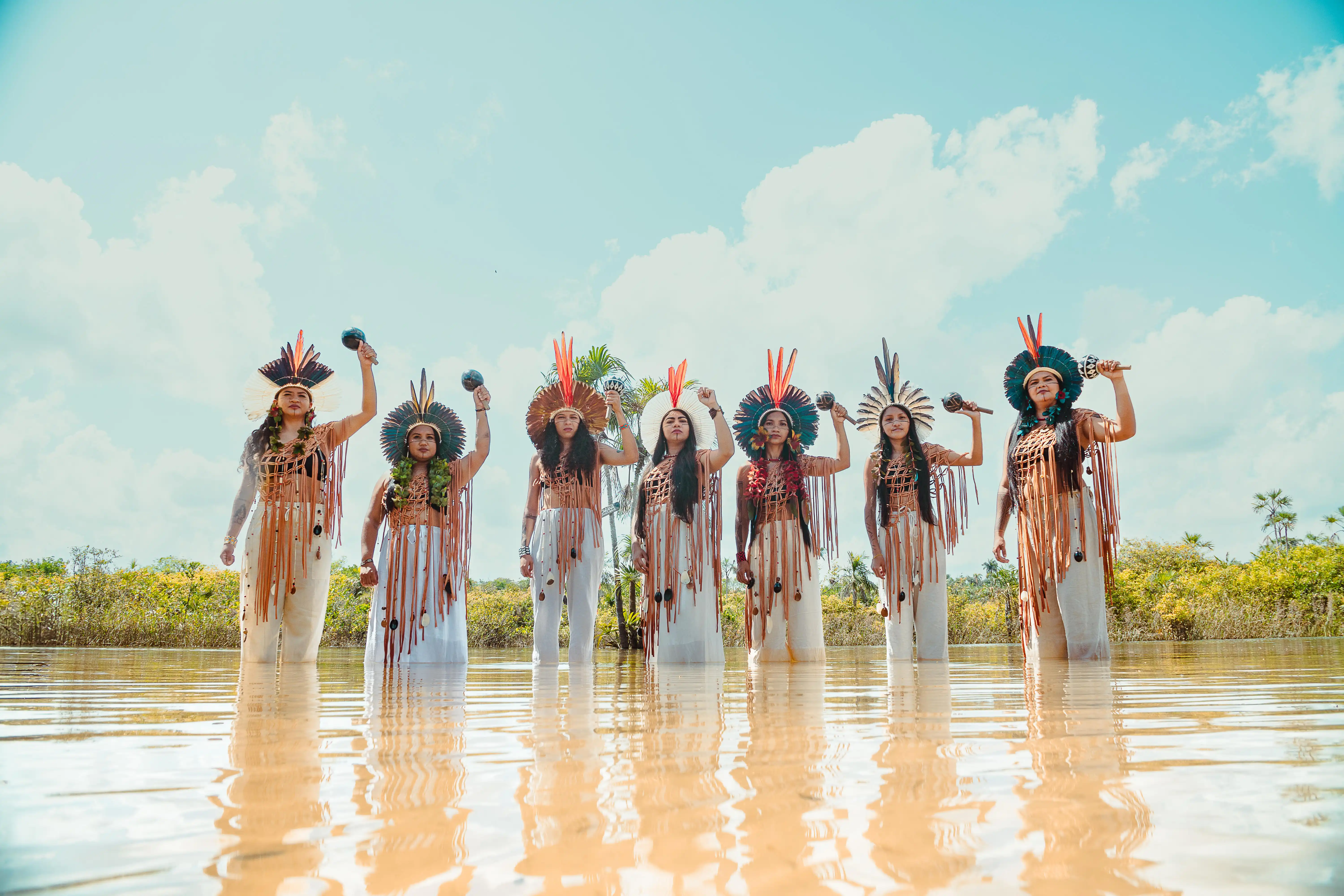 Imagem de Suraras do Tapajós abrem show de Fafá de Belém no Rio de Janeiro