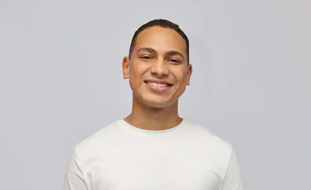Imagem de Marquinhos Navais alcança 1 milhão de plays no Spotify com “Toque Carinhoso”