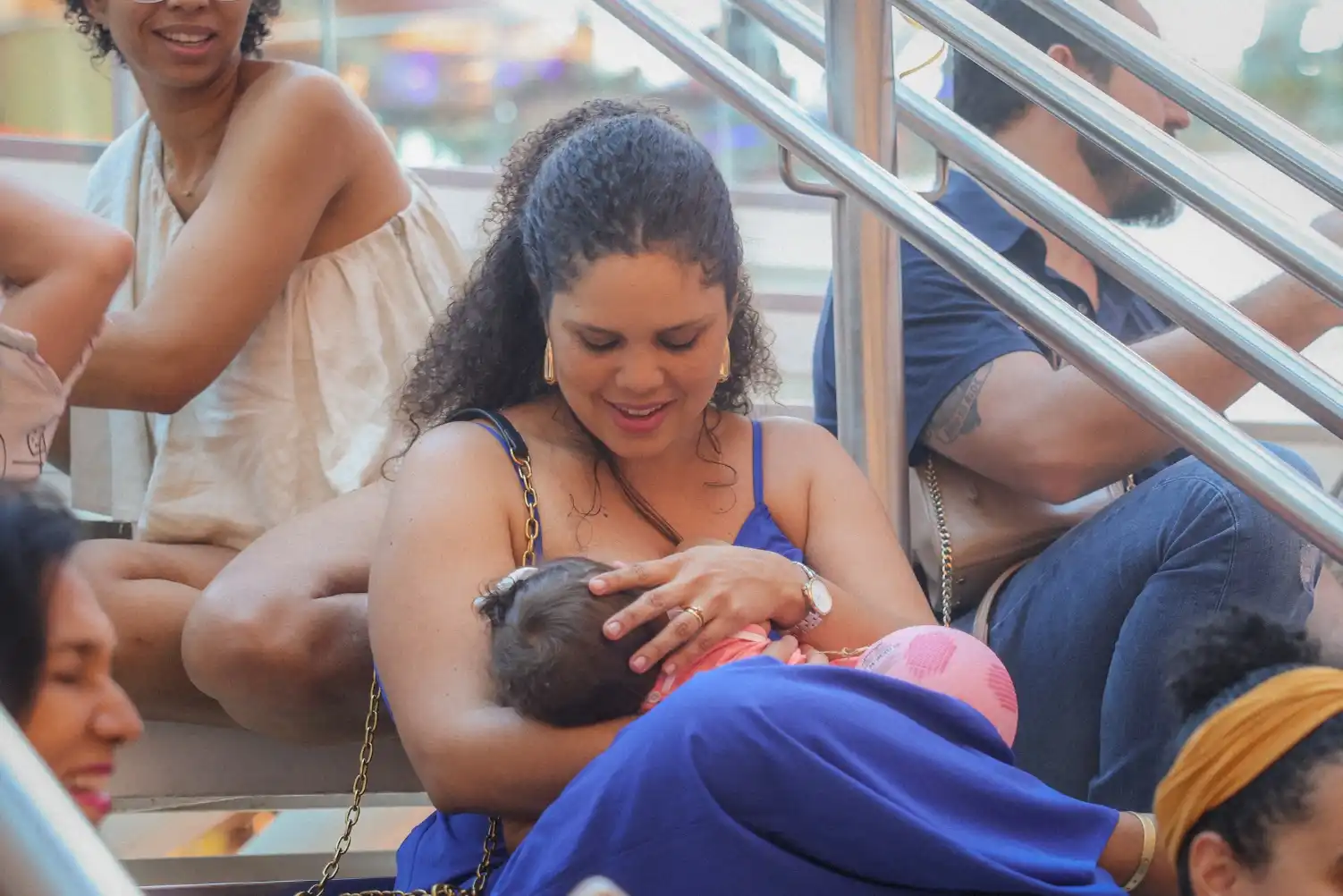 Imagem de Hora do Mamaço reúne mães em ato coletivo no Salvador Shopping