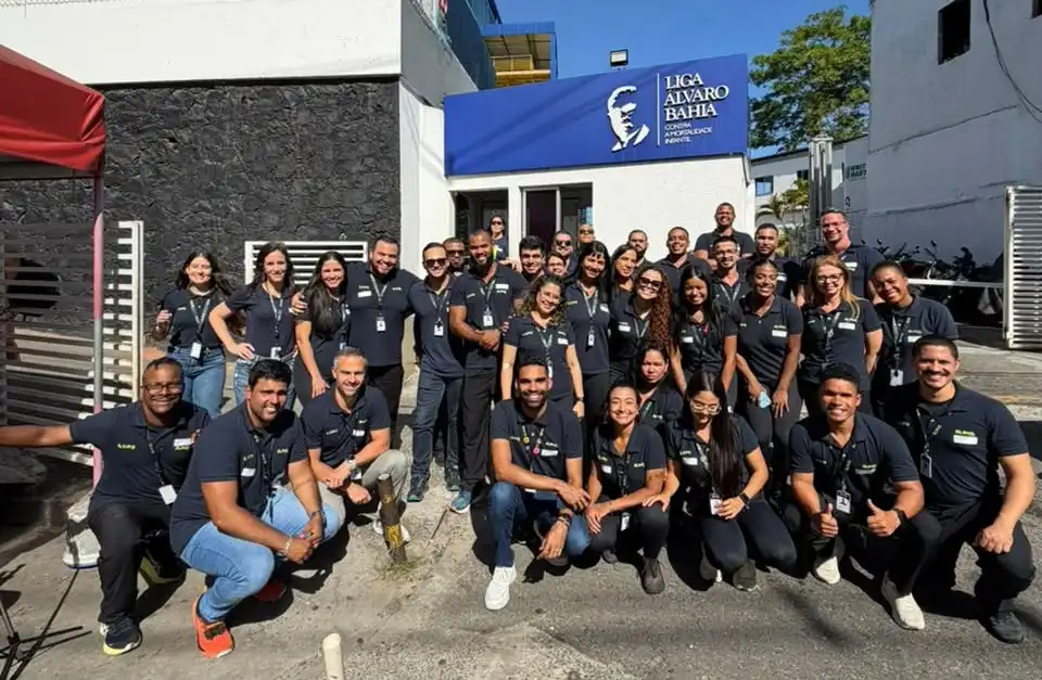 Imagem de Rede Alpha Fitness entrega doações da campanha das crianças ao Martagão Gesteira e ao NACCI, em Salvador