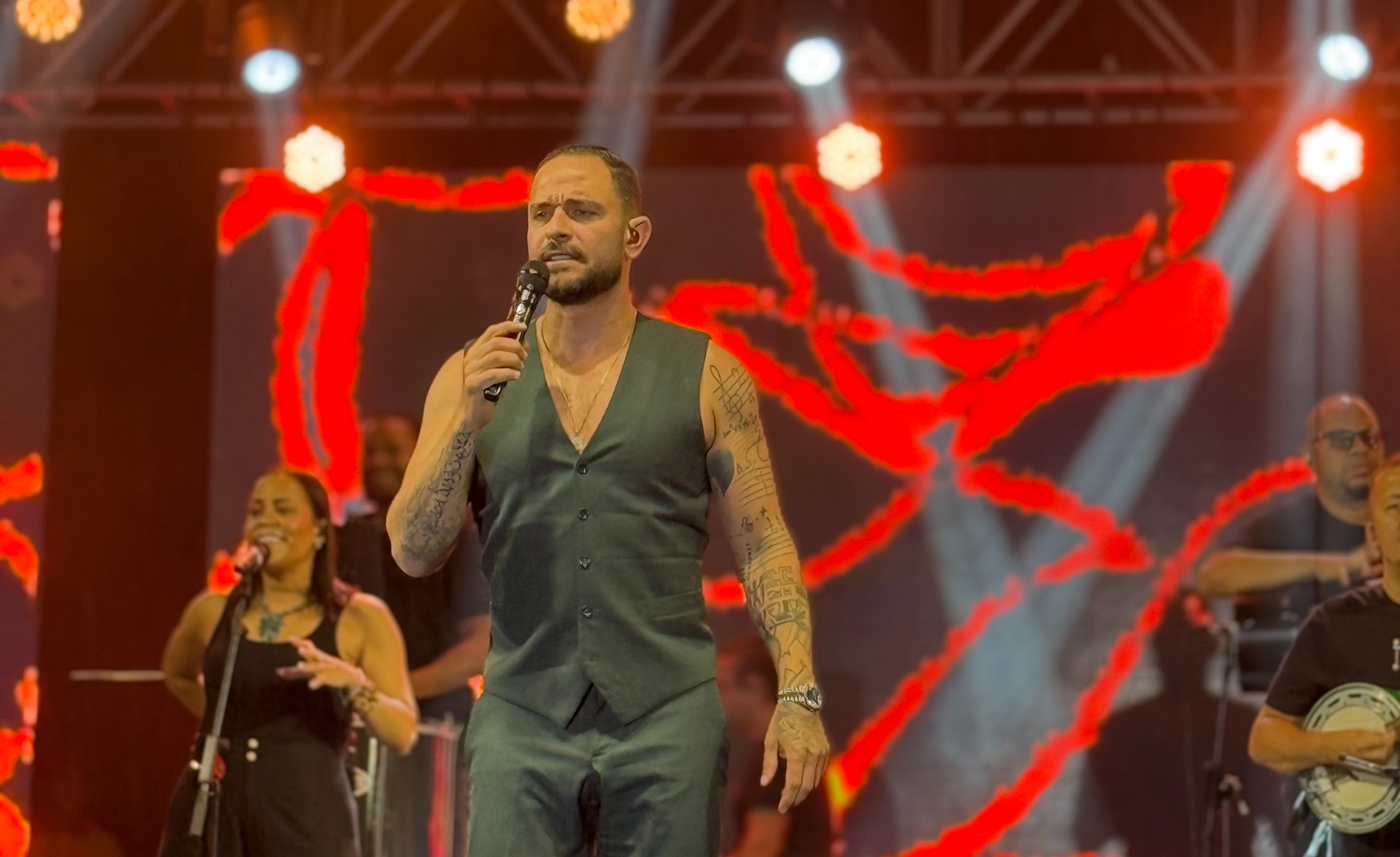 Imagem de Itacaré Samba Festival encerra a sua 1ª edição com sucesso de público e encontro entre grandes nomes da música