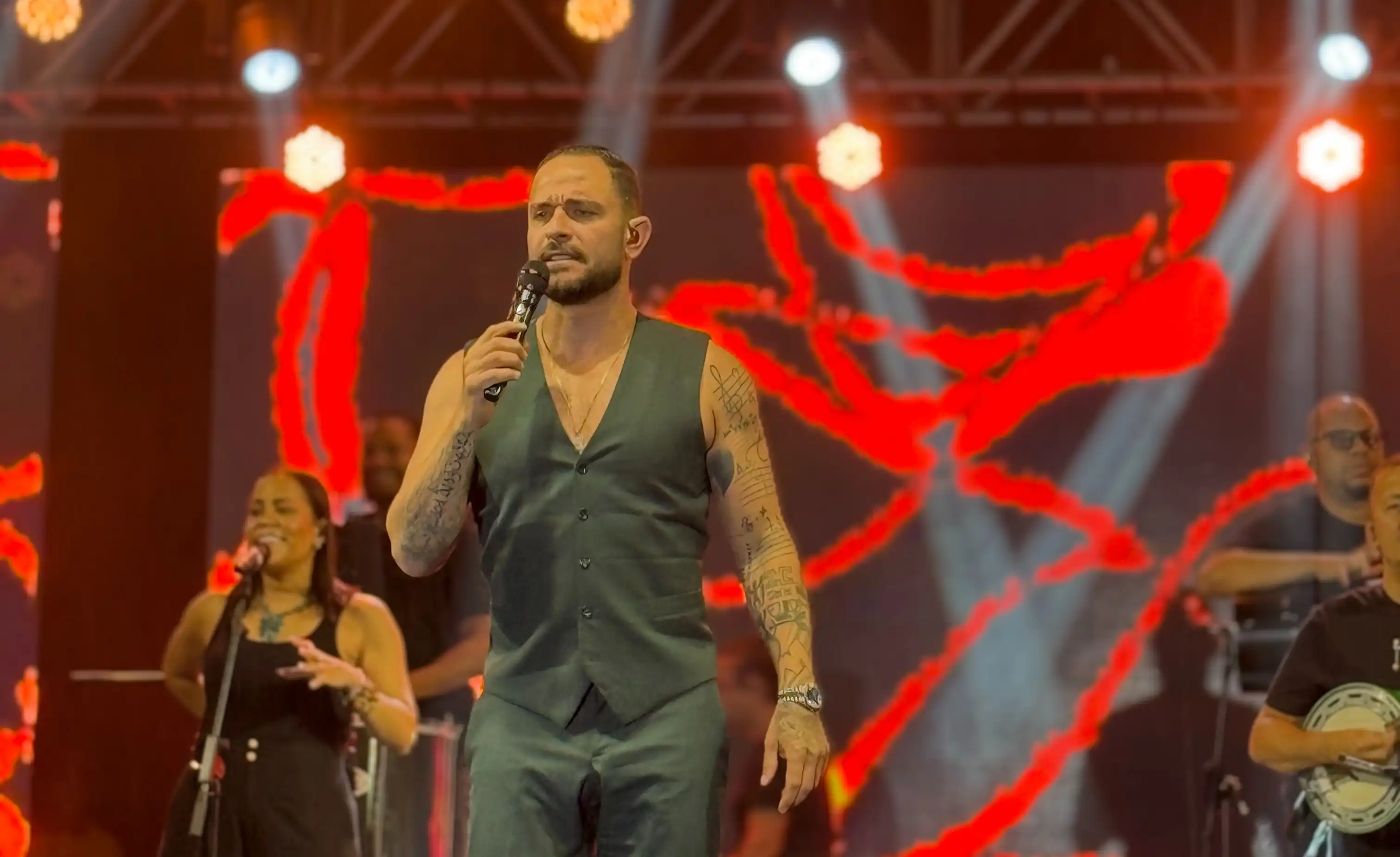 Imagem de Itacaré Samba Festival encerra a sua 1ª edição com sucesso de público e encontro entre grandes nomes da música