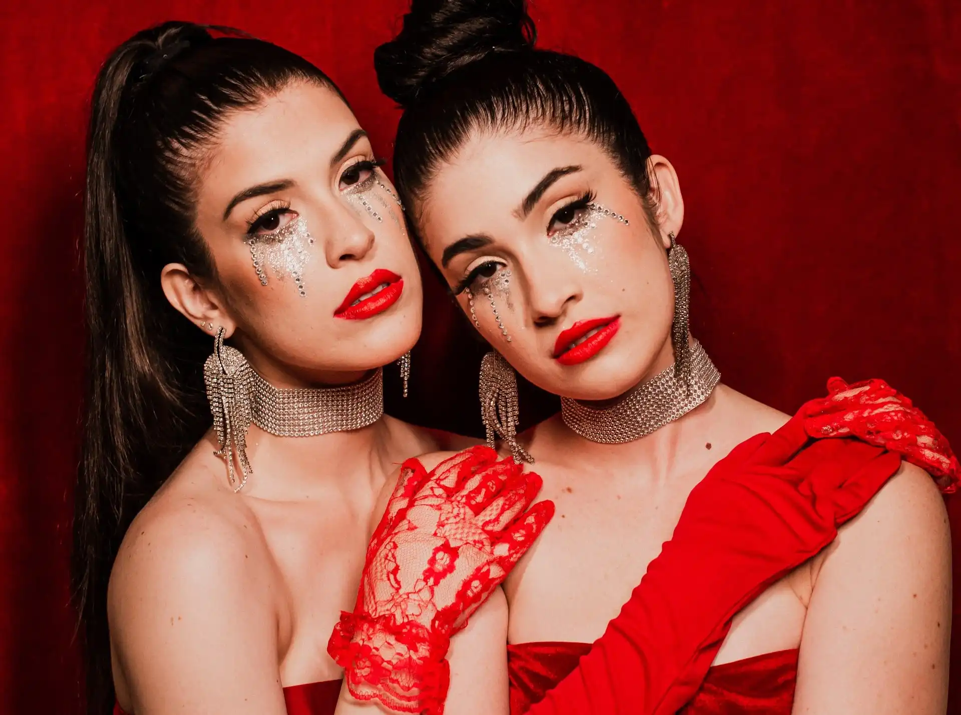Imagem de Com ‘pitadas’ de espanhol, Duo DIGRECCO apresenta pop leve “Mi Amor”
