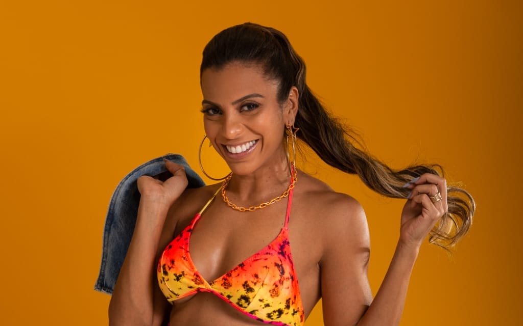 Imagem de Kaline Rabelo estreia o single ‘Modo Amor’ e aposta em novo hit da axé music