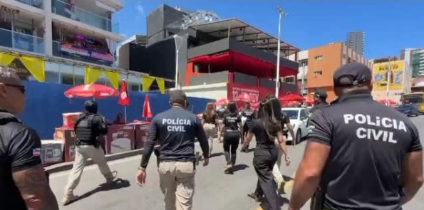 Imagem de Camarote na Barra é interditado durante operação contra rifas ilegais