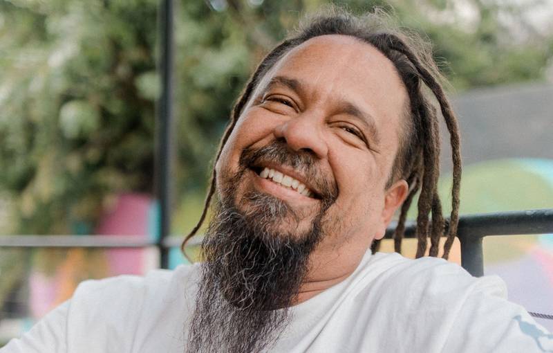 Diamba Duda Diamba retorna à cena com a faixa ‘Salvamor’ (2026) - Música e Mais