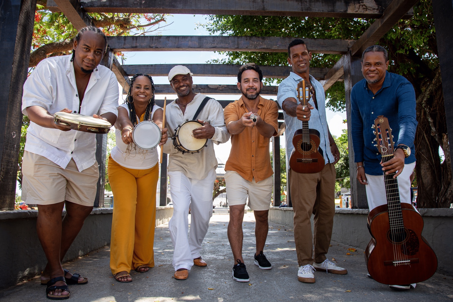 Imagem de Grupo Botequim comanda caruru com roda de samba no Rio Vermelho