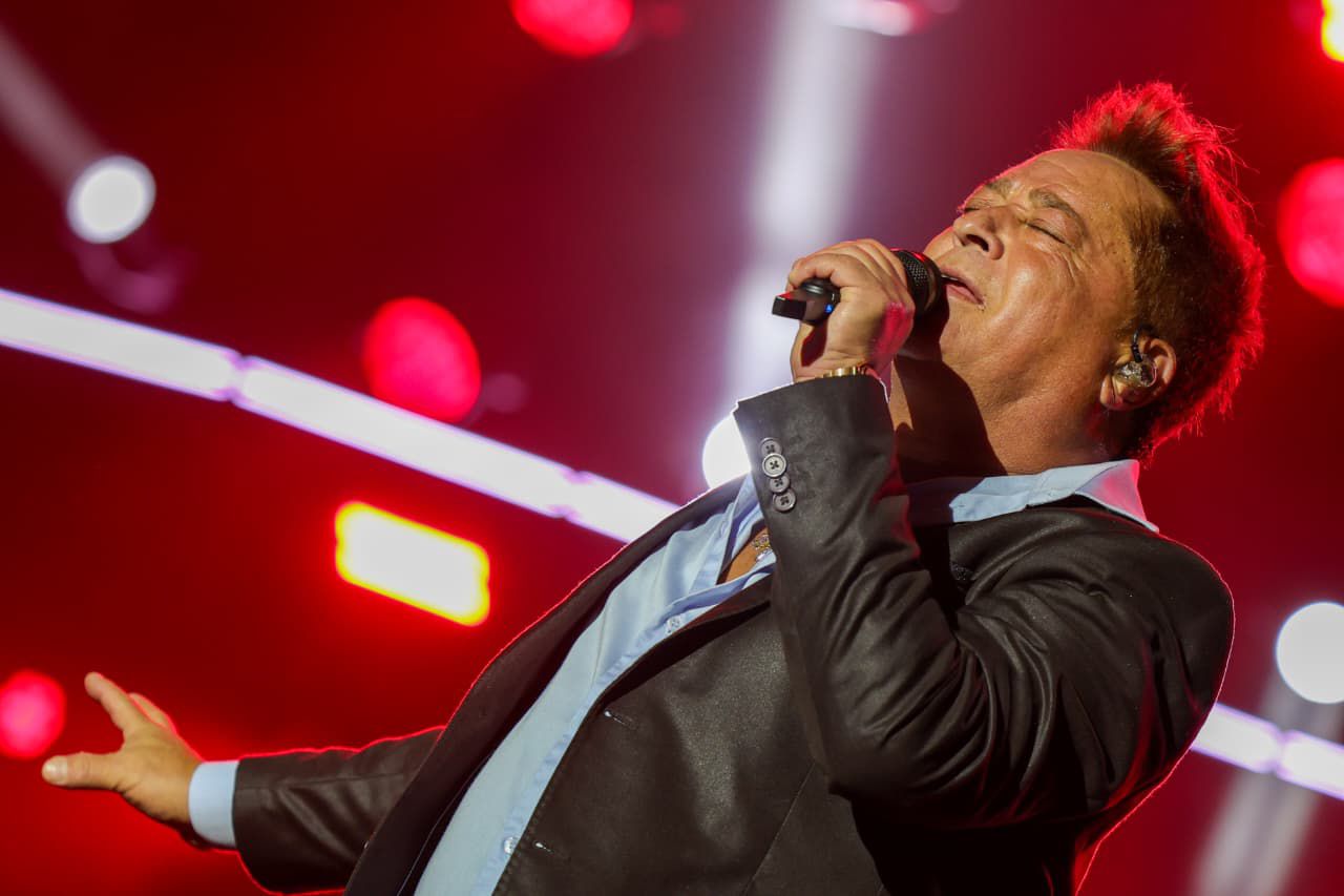 Imagem de Leonardo transforma estreia no Festival de Inverno em noite de grandes sucessos