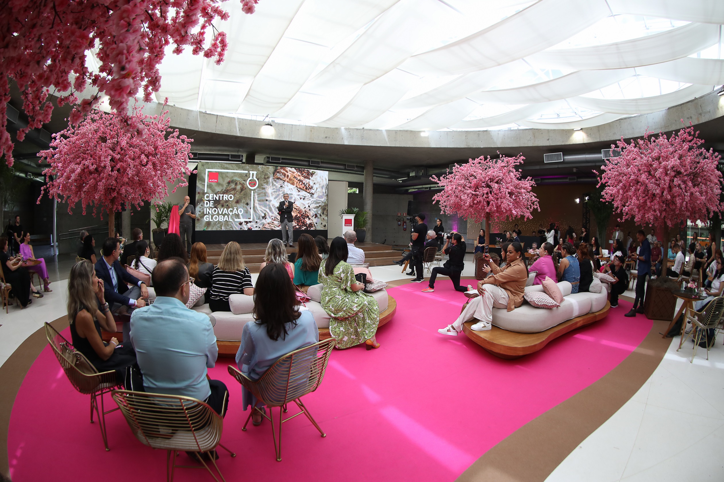 Imagem de Avon inaugura Centro de Inovação Global em Cajamar