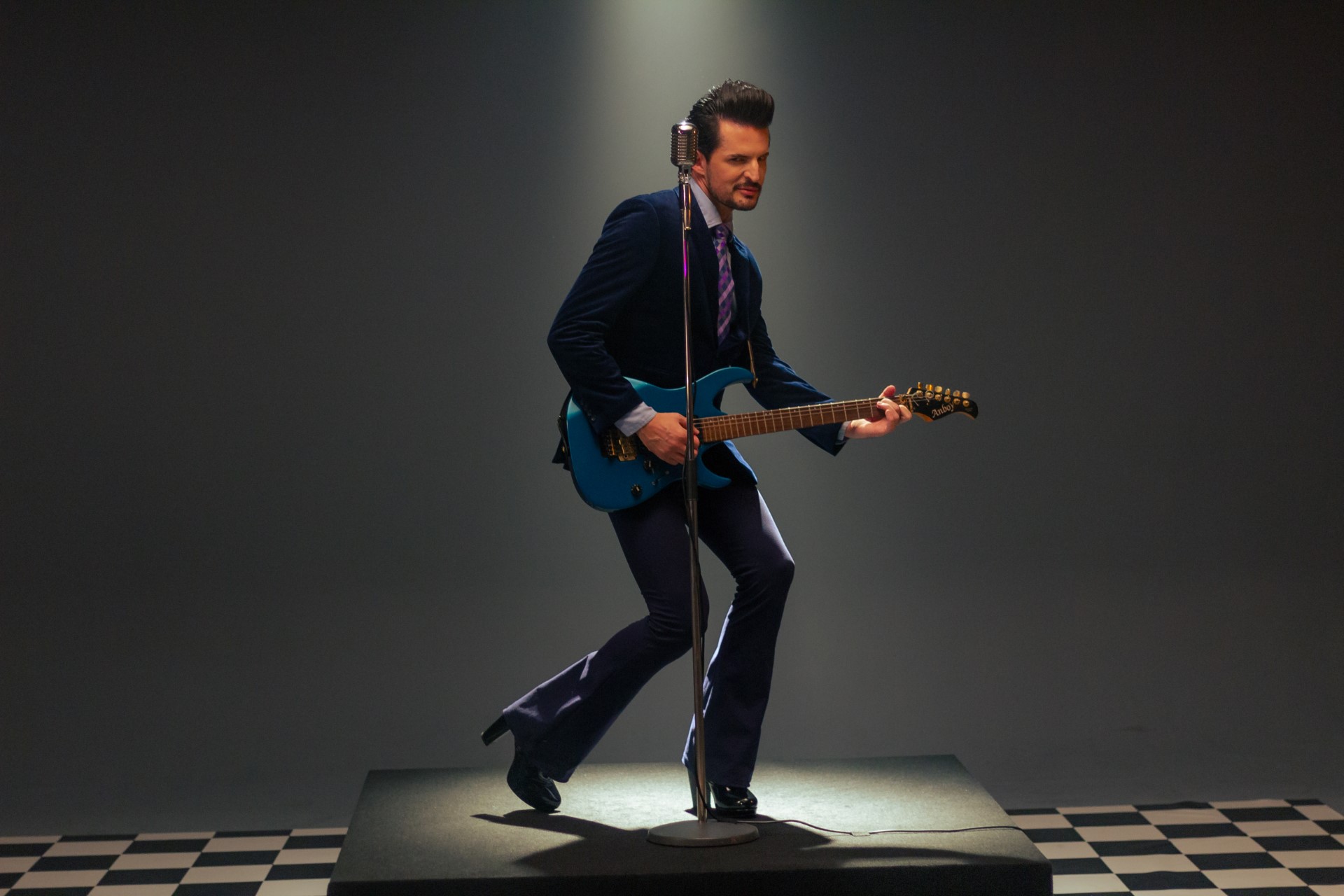 Imagem de Em clima retrô, HUDDSON apresenta “Dance Dance All Night”