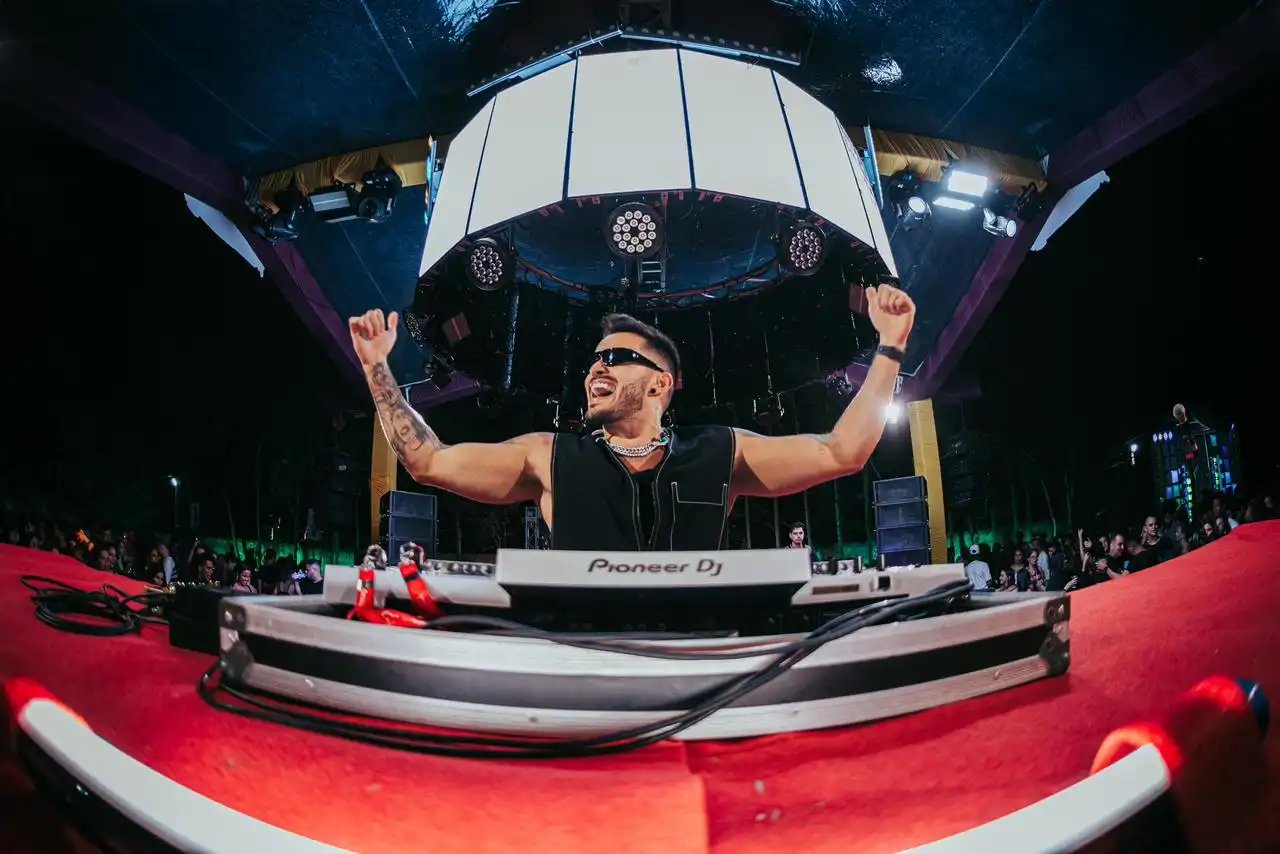 Imagem de DJ baiano Pedro Chamusca estreia no Carnaval de São Paulo abrindo show de Ivete Sangalo